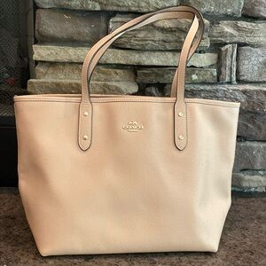 Coach city zip tote
